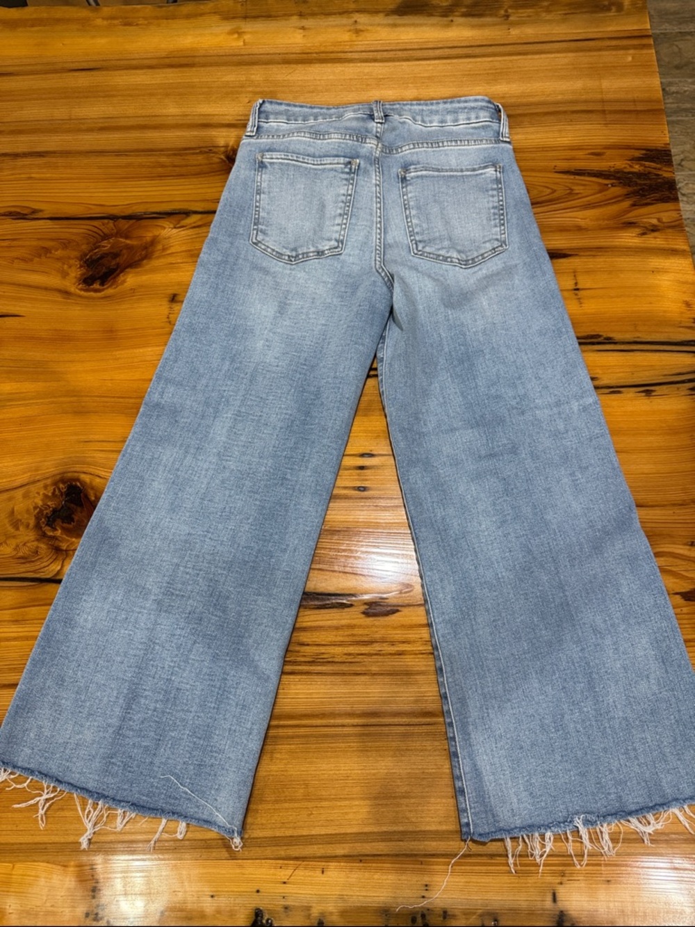 Kut from the Kloth Meg Fab Ab Light Blue Wide Leg Jeans with Frayed Hem - Picture 4 of 4